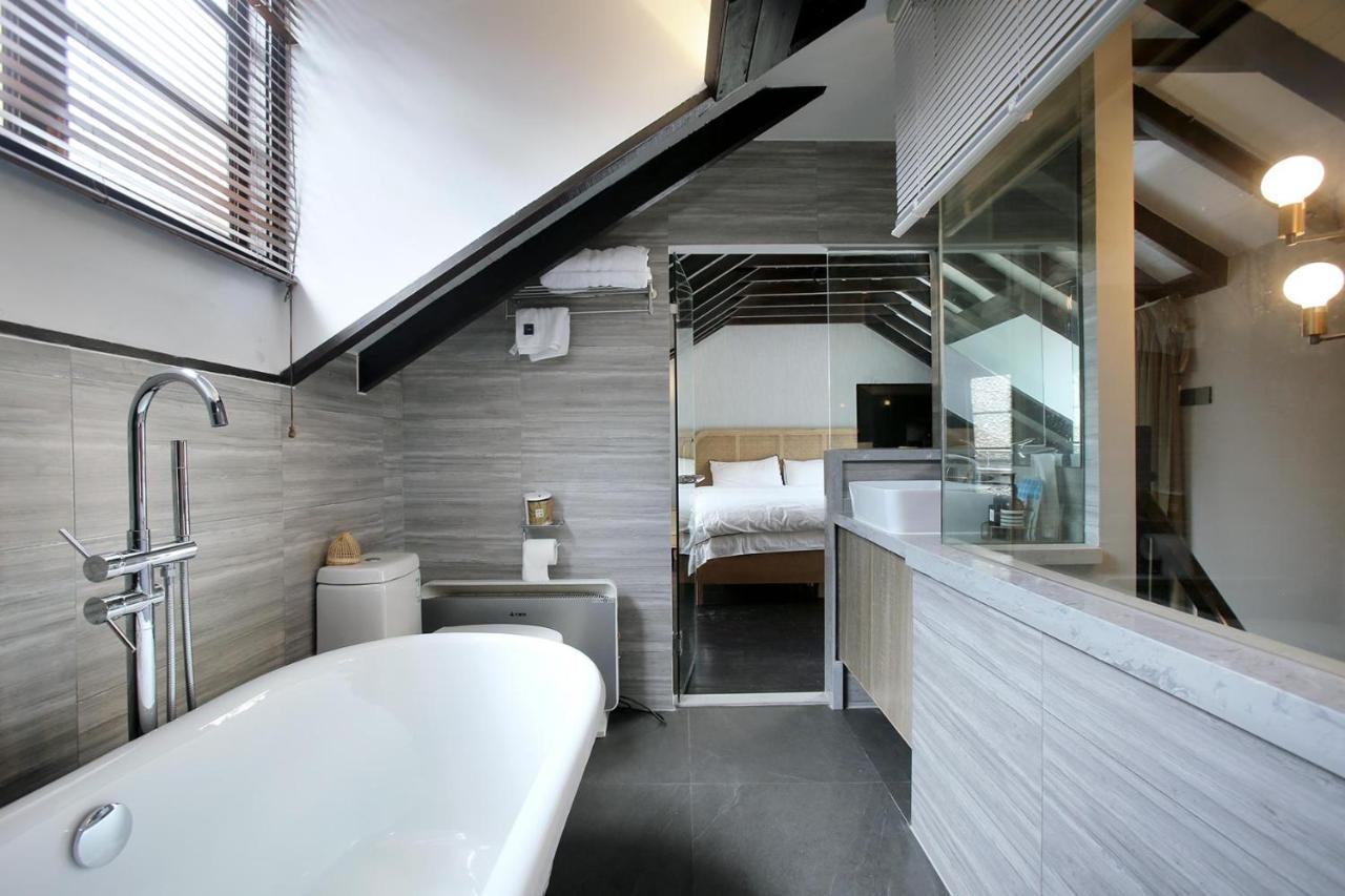 Shanghai Downtown Hills Boutique Guesthouse - Near Metro Line 7, Exit 3, Changping Road エクステリア 写真