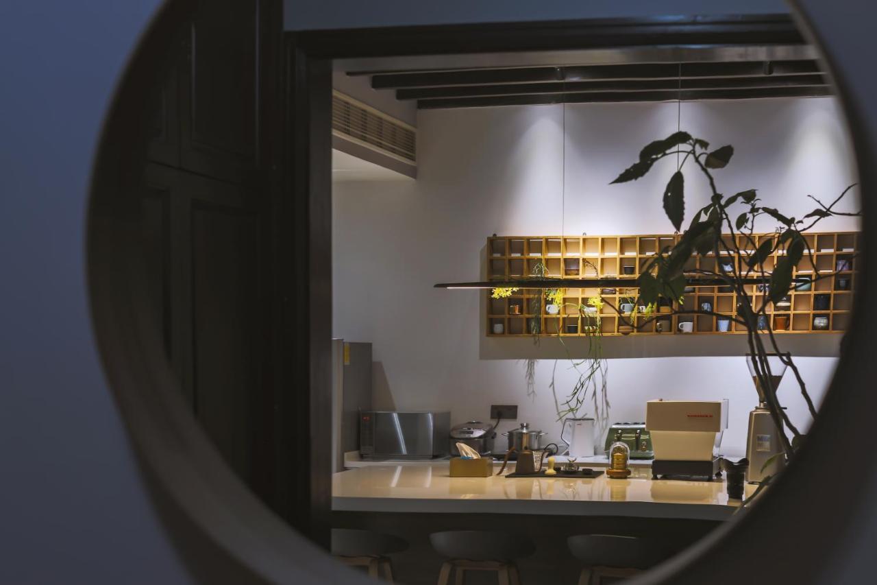 Shanghai Downtown Hills Boutique Guesthouse - Near Metro Line 7, Exit 3, Changping Road エクステリア 写真